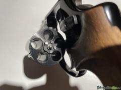 Smith & Wesson