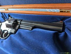 Smith & Wesson