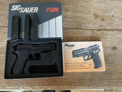 SIG-Sauer P226 9x19mm Parabellum/Luger/NATO
