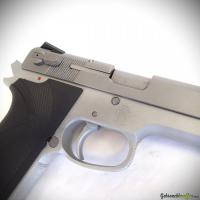 Smith & Wesson