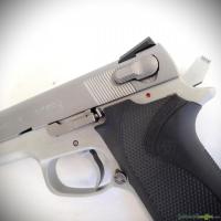 Smith & Wesson