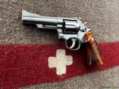 Smith & Wesson