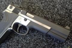 Smith & Wesson Model 3566 TSW Performance Center .356TSW (1993)