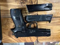 SIG-Sauer P226 9x19mm Parabellum/Luger/NATO