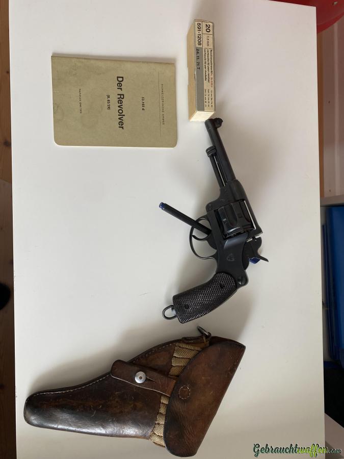 Ordonnanz Revolver 29 mit Holster aus Sammlung Ordonnanz Revolver 29 mit Holster aus Sammlung
