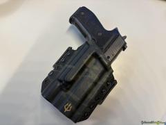 BlackTrident Raven Holster für P226 surefire X300Ultra