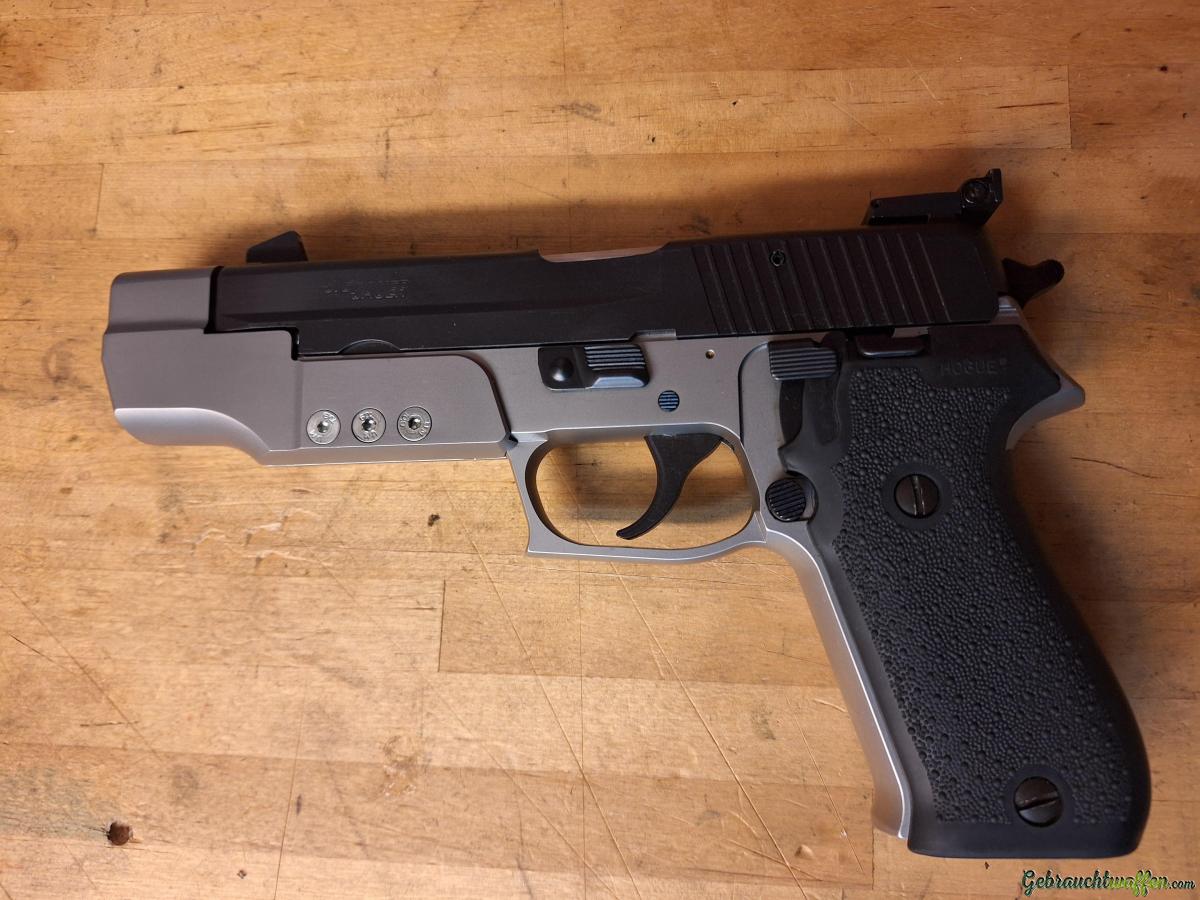 SIG-Sauer P220 Sport .45 ACP SIG-Sauer P220 Sport .45 ACP