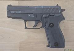 SIG-Sauer P225 9x19mm Parabellum/Luger/NATO