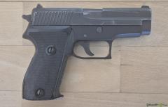 SIG-Sauer P225 9x19mm Parabellum/Luger/NATO