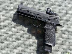 SIG P320 RX mit Safariland holster und Wilson Combat Griffstuck