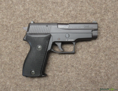 pistole SIG SAUER mod. P225 Bern cal. 9mm Para