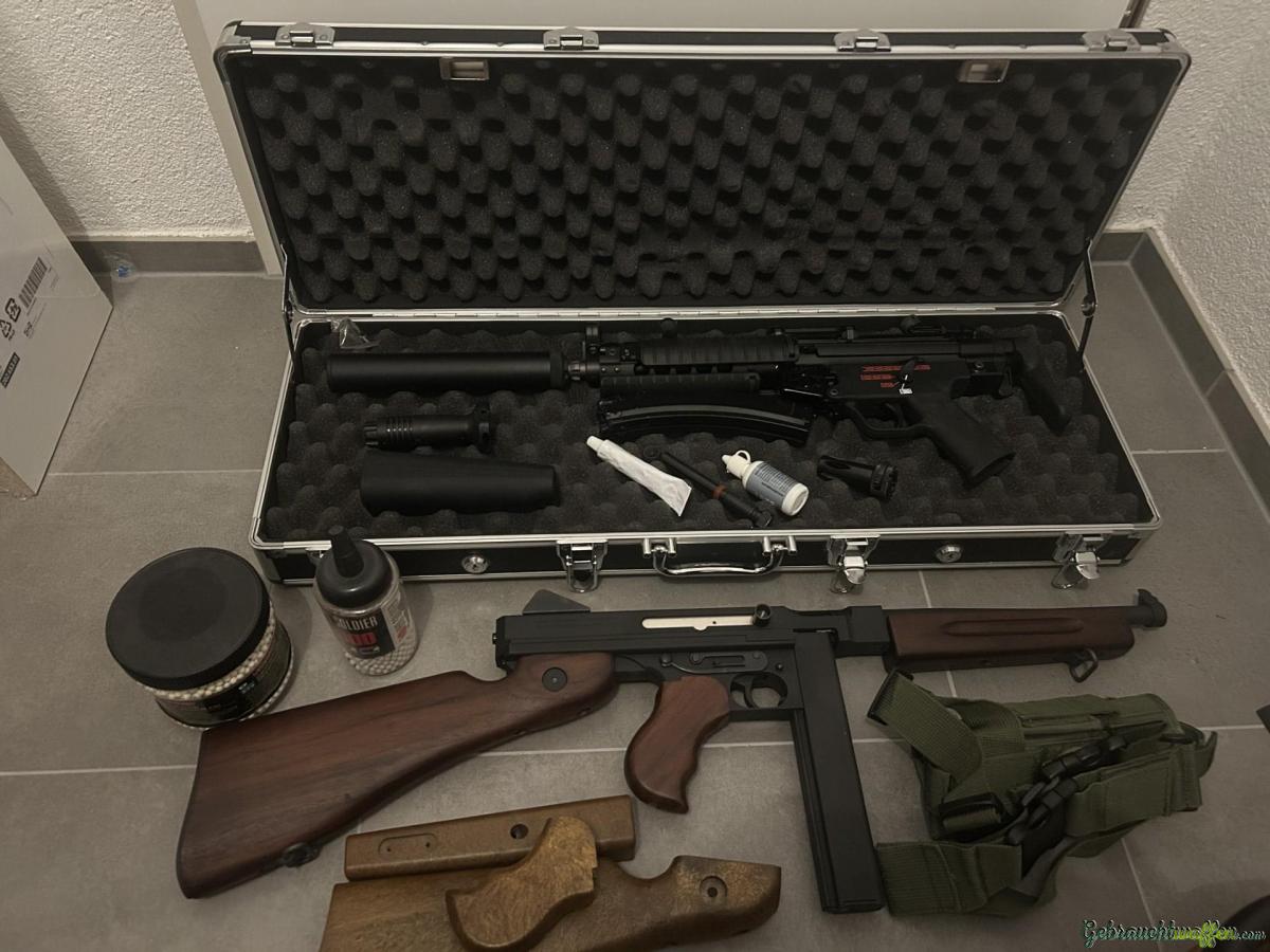 Gebrauchte Airsoft-Waffen – WE MP5 & M1A1 Thompson mit viel Zubehör Gebrauchte Airsoft-Waffen – WE MP5 & M1A1 Thompson mit viel Zubehör