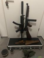 Gebrauchte Airsoft-Waffen – WE MP5 & M1A1 Thompson mit viel Zubehör