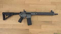 Verkaufe Sturmgewehr Barrett REC7 DI 5.56 NATO 16