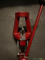 Hornday Iron Press with Autopriming + quick change adapter