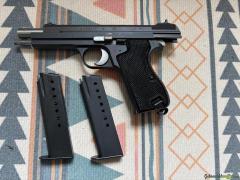 Pistole Sig P-210