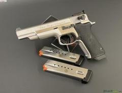 SUCHE ... Smith & Wesson  Modell 9mm Target Champion Performance-Center
