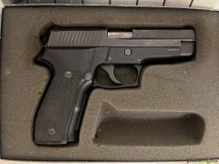 Sig Sauer P223 9x19 mit viel Zubehör