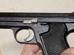SIG P49 9mm mit Ersatzmagazin und Futteral