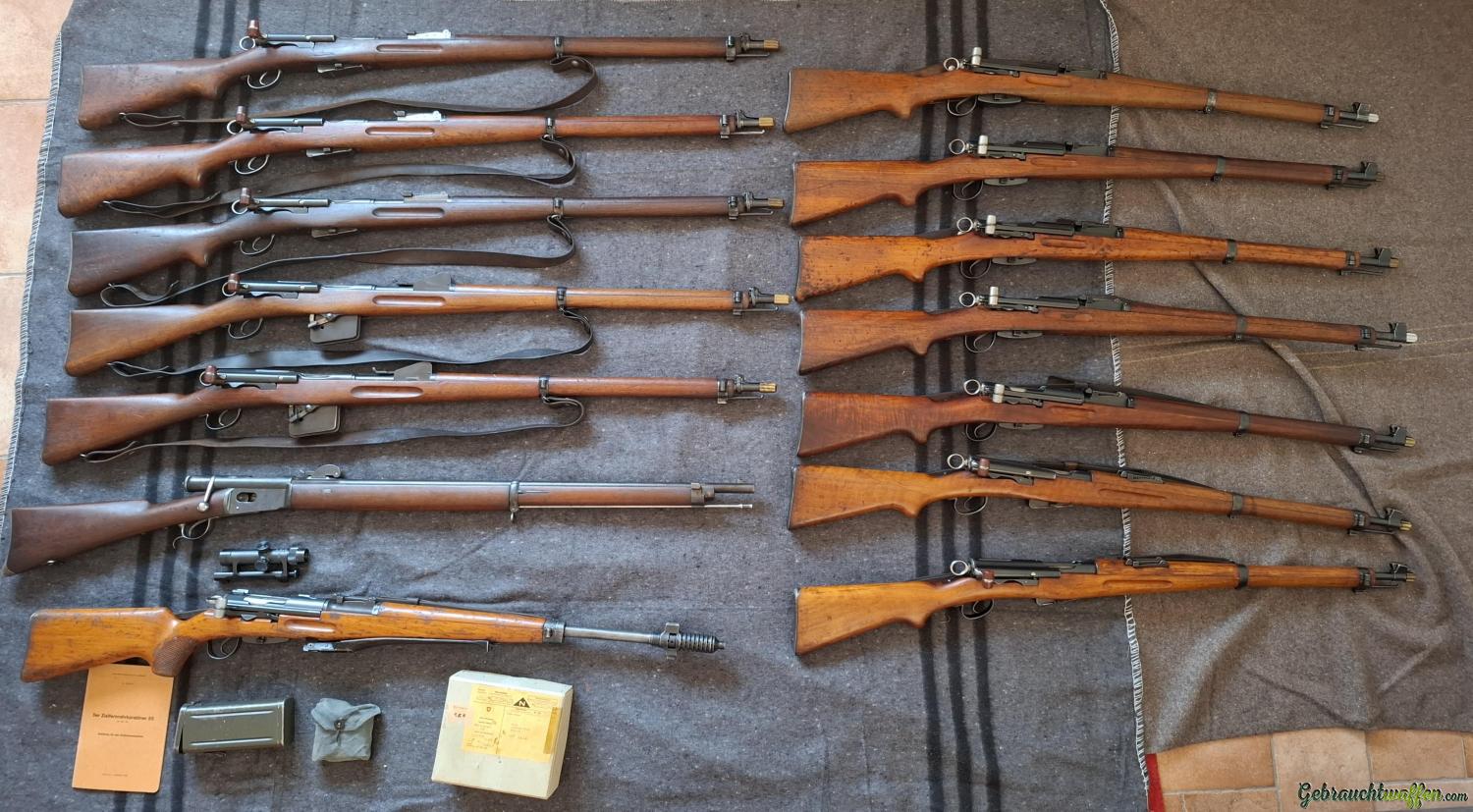 Verschiedene Schweizer Langwaffen Verschiedene Schweizer Langwaffen