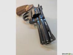 Colt Python 4 .357 AutoMag
