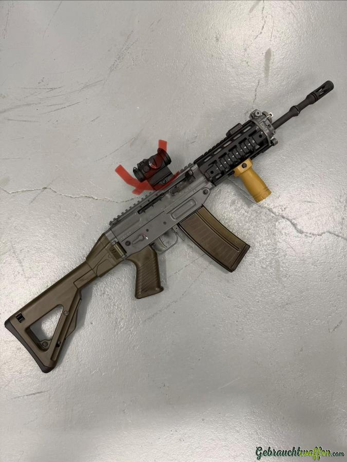 SIG-Sauer 553 LB 5.56x45mm NATO SIG-Sauer 553 LB 5.56x45mm NATO