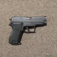 pistole SIG SAUER mod. P225 Ticino cal. 9mm Para pistole SIG SAUER mod. P225 Ticino cal. 9mm Para