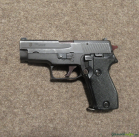 pistole SIG SAUER mod. P225 Ticino cal. 9mm Para