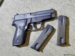 Sig Sauer P228 ex Polizei Freiburg / Fribourg