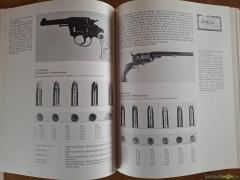 Buch über alte US - Patronen
