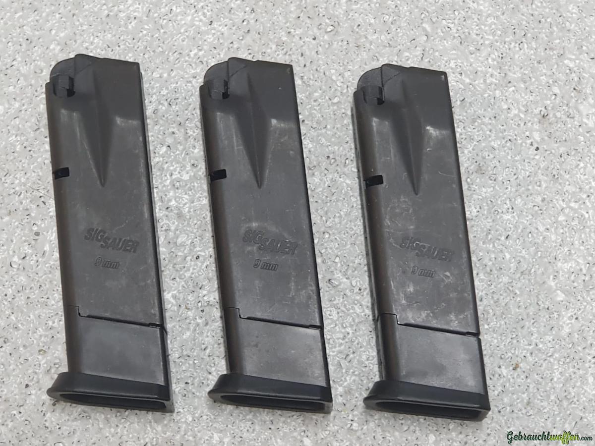 SIG-Sauer P228 9x19mm Parabellum/Luger/NATO SIG-Sauer P228 9x19mm Parabellum/Luger/NATO