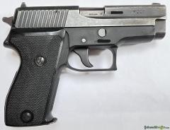 SIG-Sauer P 225 9x19mm Parabellum/Luger/NATO
