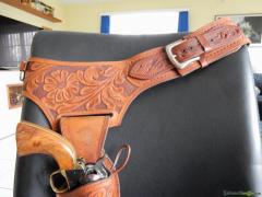 Revolverholster mit Dekomunition