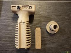 FAB DEFENSE vertical grip