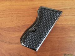 Neuwertige Original - Griffschalen SIG 210