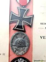 Original Urkunde SS + Abzeichen aus Wk2