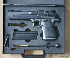 DESERT EAGLE  Israel Military Industrie  in 44 Remington Magnum