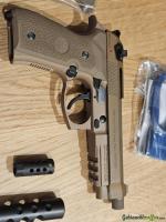 M9a3 mit Lampe, 4 Mags und 2 Compensatoren