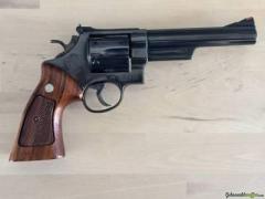 Smith & Wesson 44 magnum 9mm Winchester Magnum