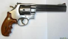 Smith & Wesson 629 DX Classic .44 Remington Magnum