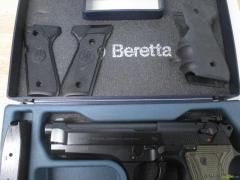 Beretta 92 FS 9x19mm Parabellum/Luger/NATO