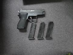 SIG-Sauer P225 9x19mm Parabellum/Luger/NATO