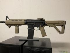 Neues AR15 aus Sammlung mit Aero, Magpul und Radian Teilen