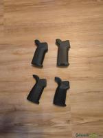 Zu verkaufen 4 x Griff zu AR 15