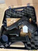 Beretta 96d 9x19mm Parabellum/Luger/NATO