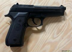Beretta 92d 9x19mm Parabellum/Luger/NATO
