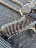 Cherche une paire de poignée MP 38