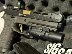 SIG SAUER P320 SPECTRE COMP 9mm + EO Tech + Surefire X 300 + Magazin