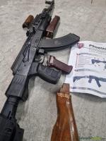 ägyptisches halbautomatisches Gewehr mit Zubehör, wie auf dem Foto zu sehen