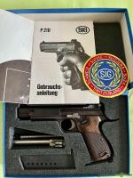 SIG-Sauer P210-6 7.65 para + 9 mm para
